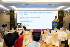 TS Nguyễn Xuân Thành - Đại học Fulbright Việt Nam chia sẻ tại chương trình